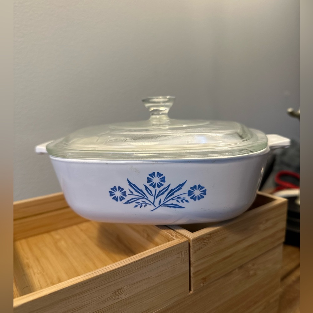 Corning Ware Vintage (1966-1969) P-1-B Cornflower Blue Casserole Dish with Lid